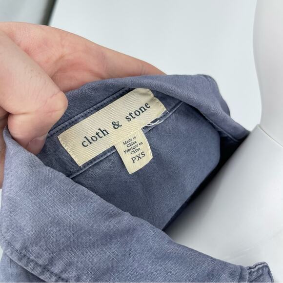 Cloth & Stone Women’s Chambray Blue Button-Down Shirt Size Petite XS - Picture 5 of 5